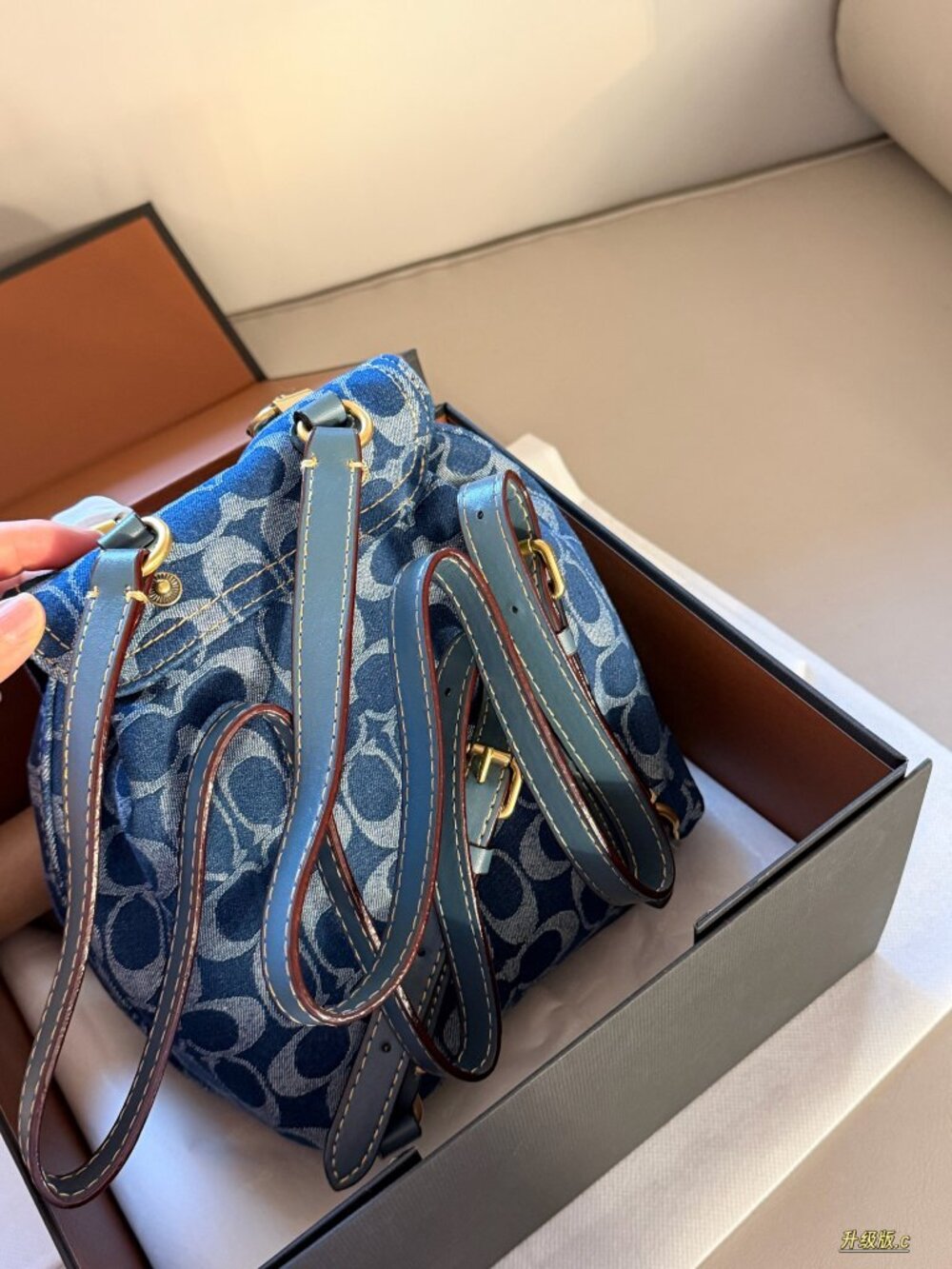 Coach denim backpack - Picture 5 of 7